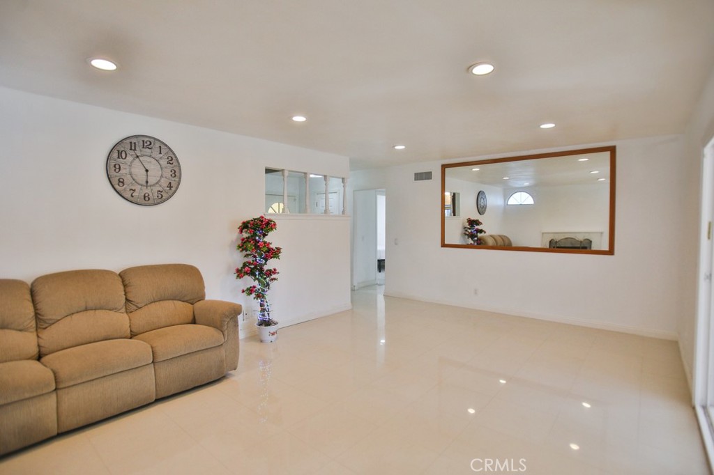 17475 Santa Lucia Street, Fountain Valley CA, 9270864089243516546122
