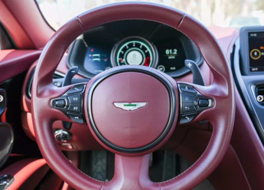 2018 ASTON MARTIN DB11 V8 COUPÉ 2D63516089926147122