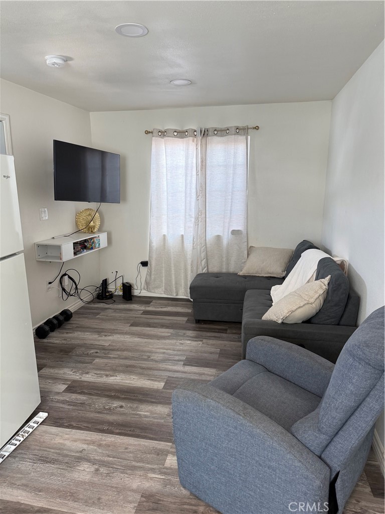 $1,600/month 2743 N E 1/2 San Bernardino CA, 9240564075981131651120