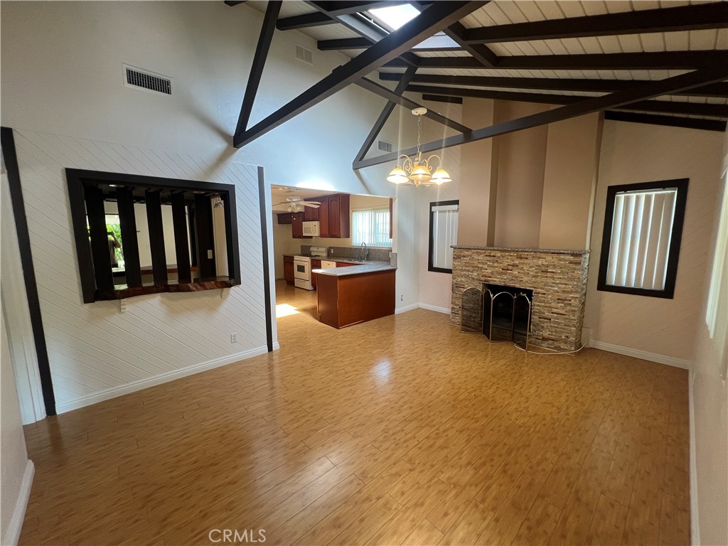 $2,000/month 5735 Priory Bell Gardens CA, 9020164124152940802121