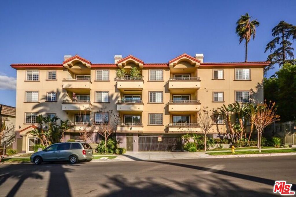 962 S Gramercy Drive 207 Los Angeles CA, 9001964100852999554121
