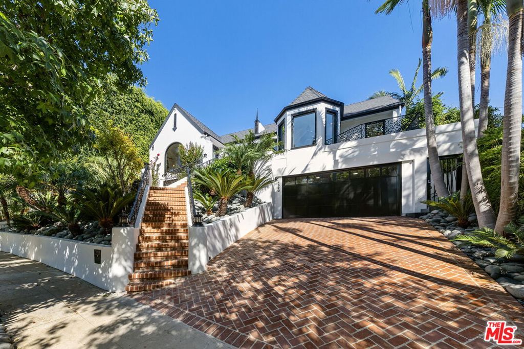 1520 Comstock Avenue, Los Angeles CA, 9002463857757140353121