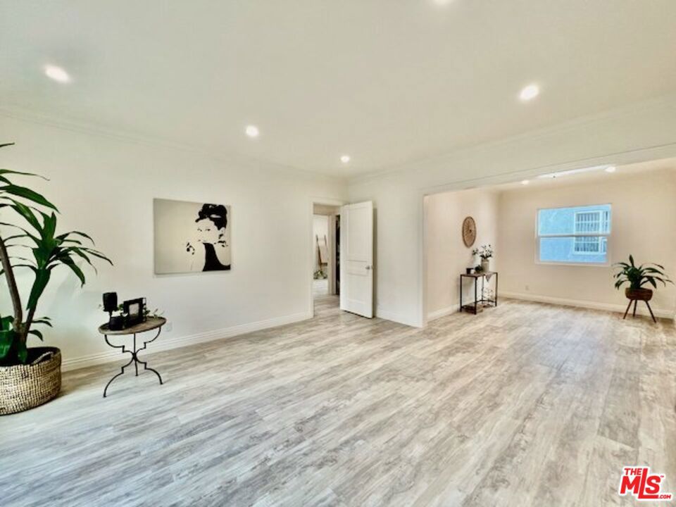 124 N Pass Avenue 3 Burbank CA, 9150564101409441539121