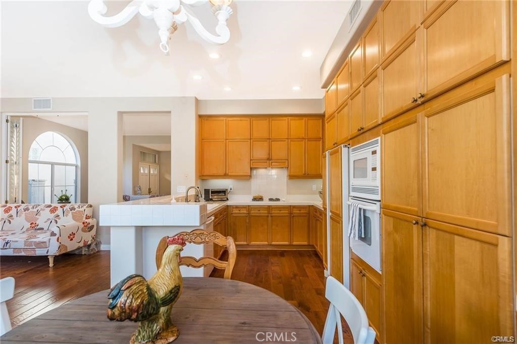 10775 Mueller Ct Tustin CA, 9278263645200054273121