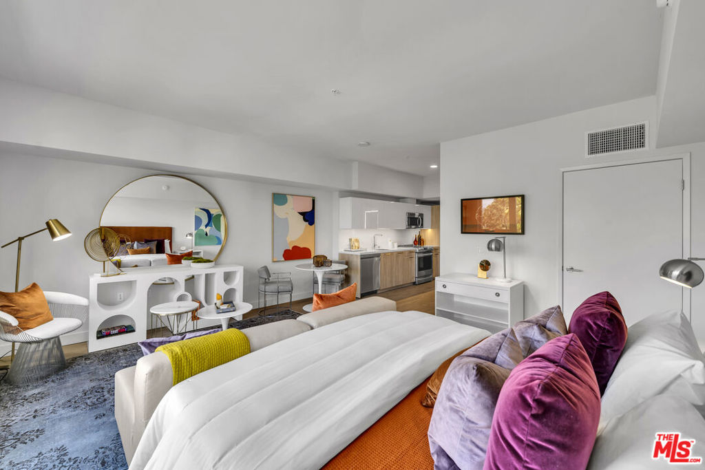 2801 Sunset Place 143 Los Angeles CA, 9000564134719316227121