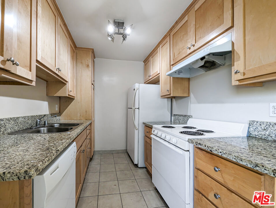 1538 11th 6 Santa Monica CA, 9040164131887331843122