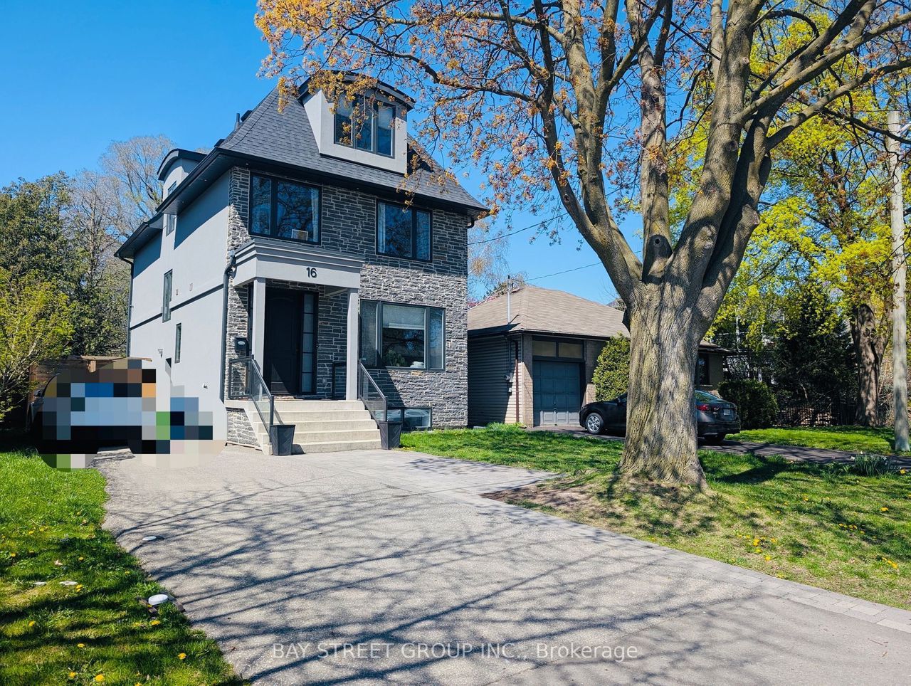Upper 16 Enfield Avenue