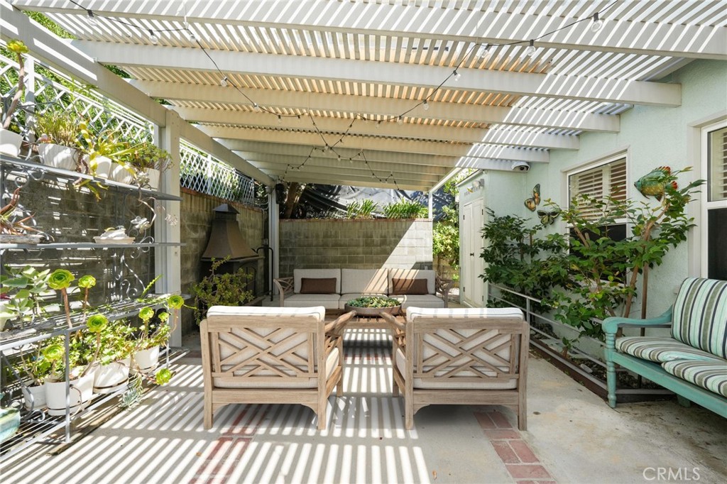 11861 Laurelwood Drive Studio City CA, 9160463625546614657122