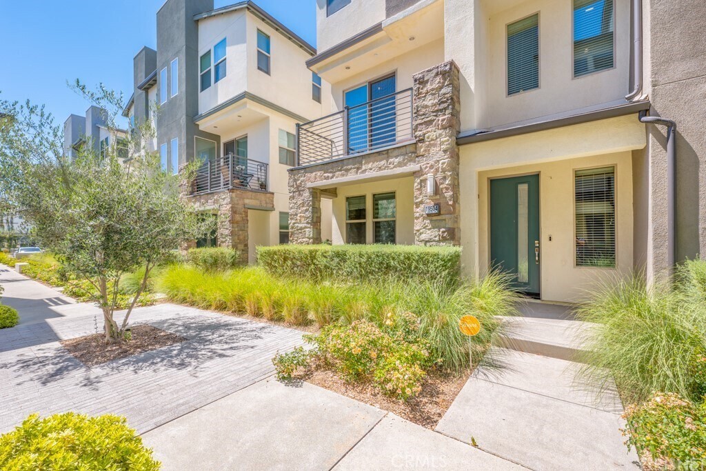 19504 Empire Northridge CA, 9132463788975059587120