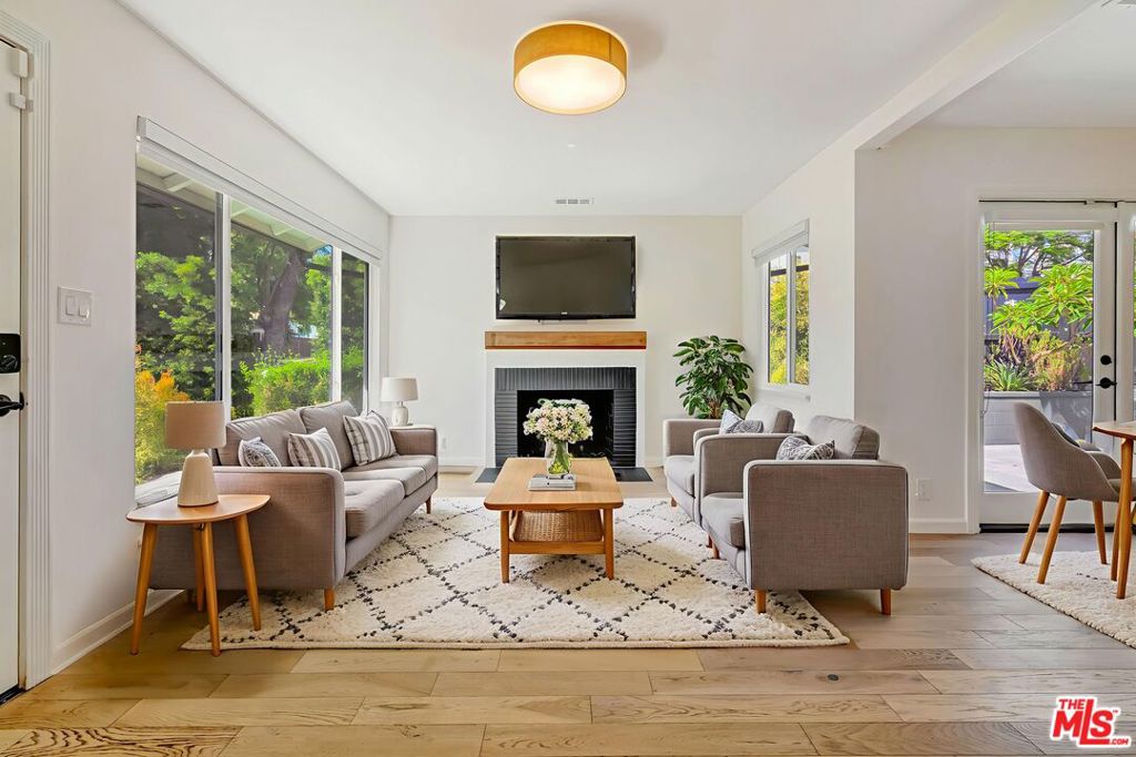 4340 W 60th Street Los Angeles CA, 9004363634862805377121