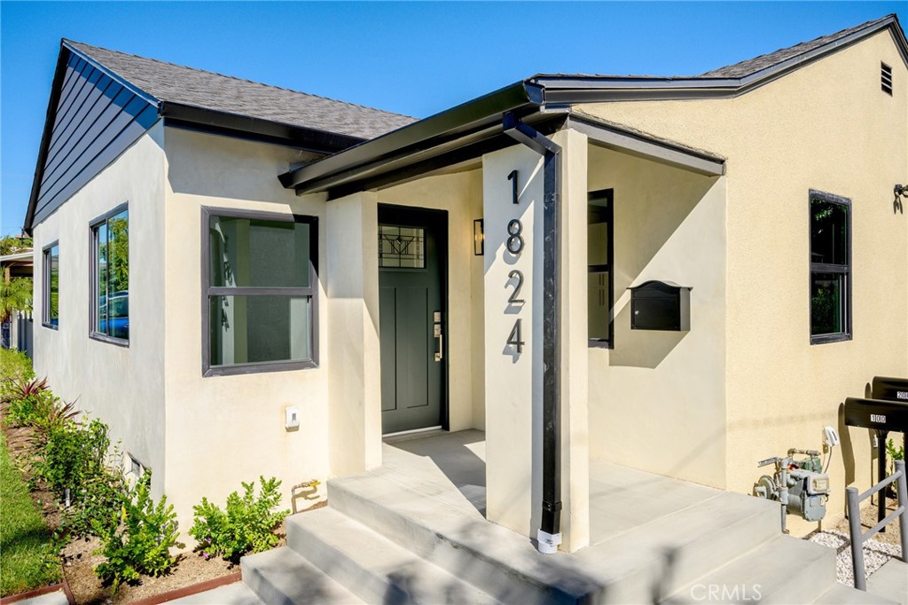 $3,600/month 1824 N Naomi Burbank CA, 9150564134564929666121