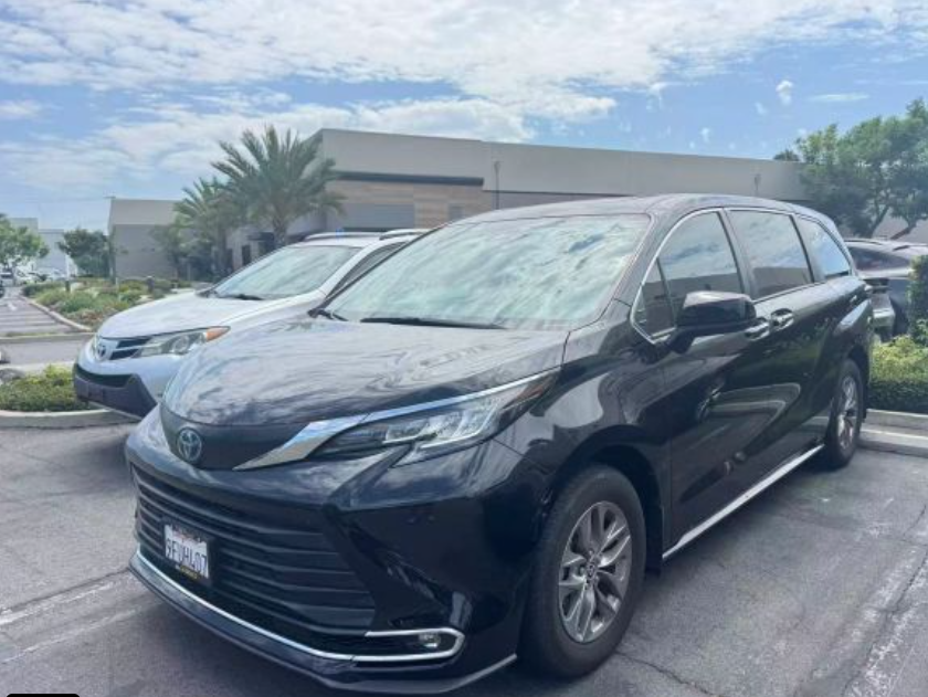 2023 TOYOTA SIENNA XLE MINIVAN 4D63593730324483120