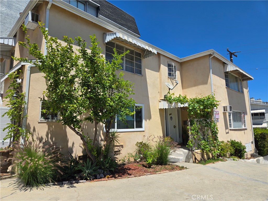 1125 N Clark Street B West Hollywood CA, 9006964119834463874120