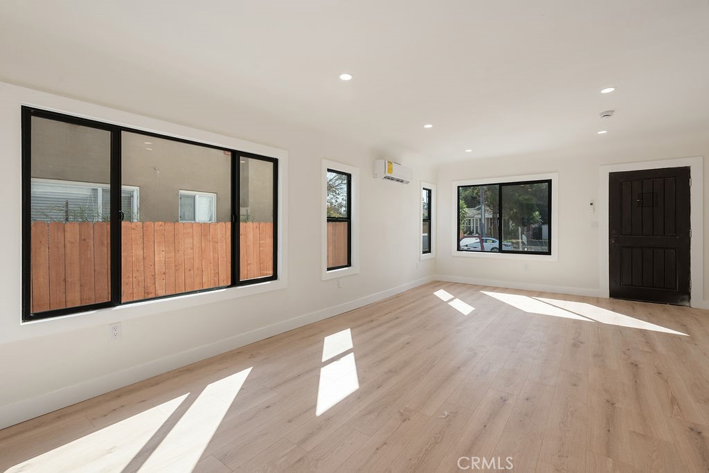 5166 S Manhattan Los Angeles CA, 9006264134392264067122