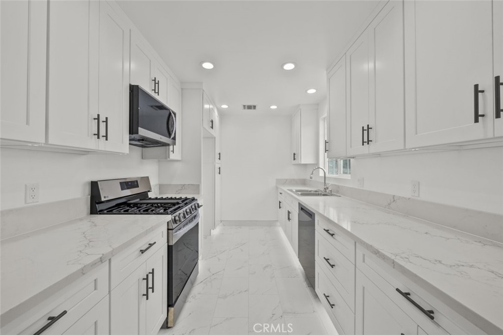 15210 Cohasset Street Van Nuys CA, 9140563710370892289120