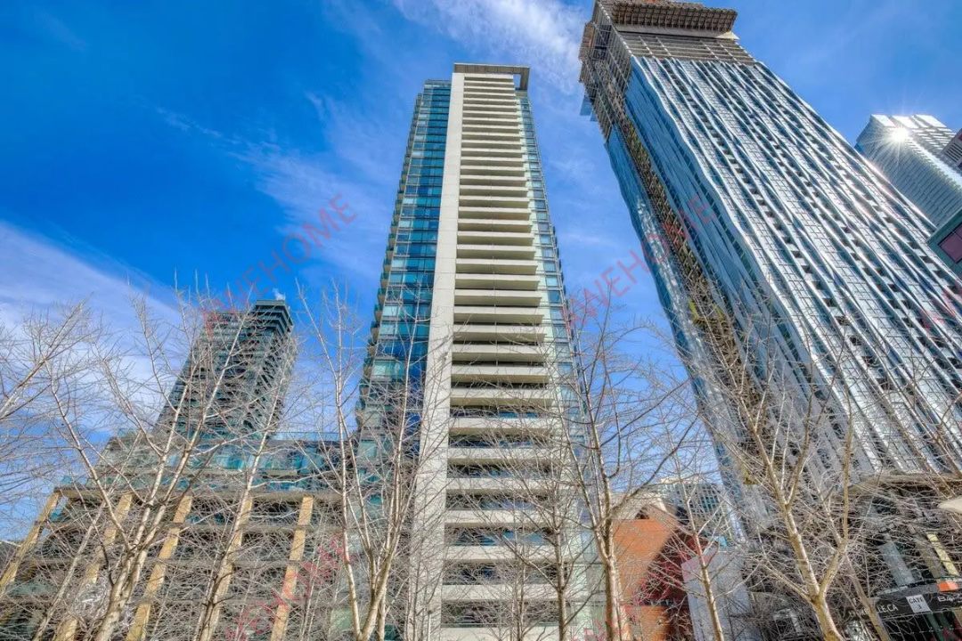 Yorkville 1 Bedroom Plus Home Office Suite63746355633667121