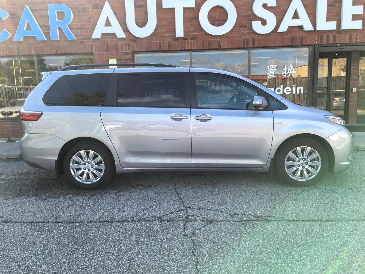 2017 TOYOTA SIENNA LIMITED