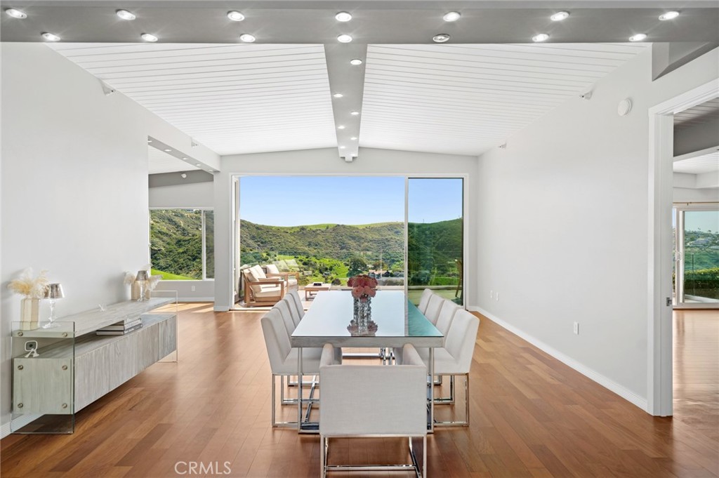 2085 Temple Hills Drive, Laguna Beach CA, 9265164065466664450120