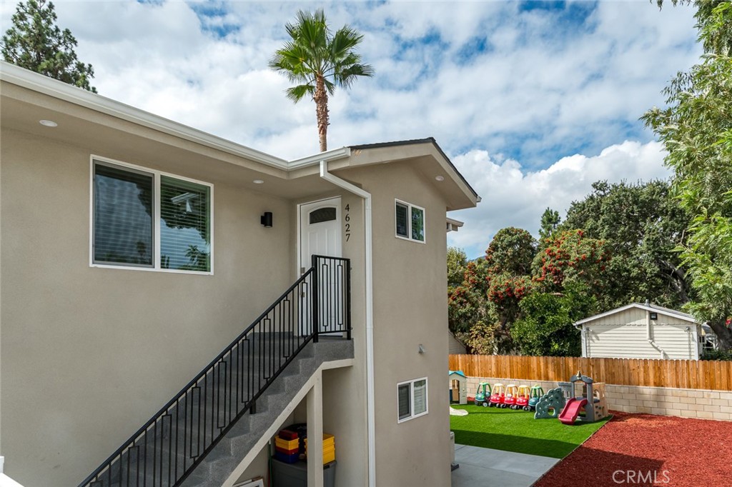 $2,200/month 4627 La Crescenta Avenue La Crescenta CA, 9121464064862556673122