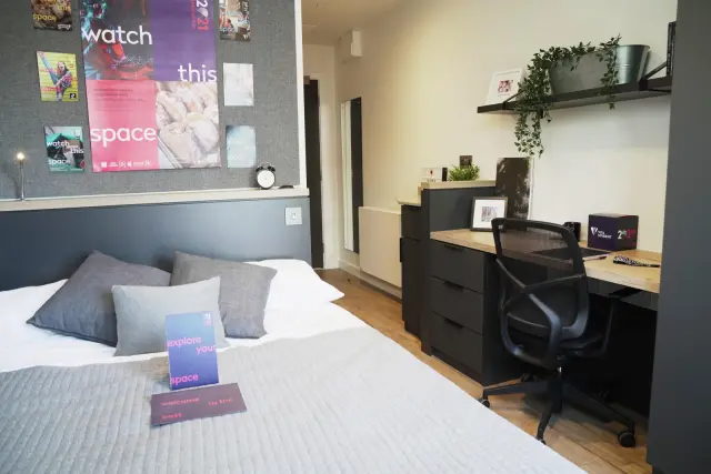 Lit Lewisham Exchange64087553559426123