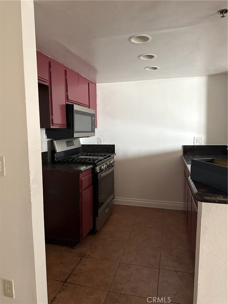 1420 N Sierra Bonita Avenue Los Angeles CA, 9004664132121677569122