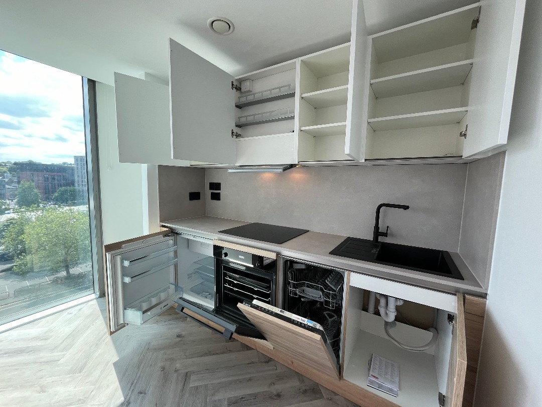 Velocity Tower (Studio)64960733491203122