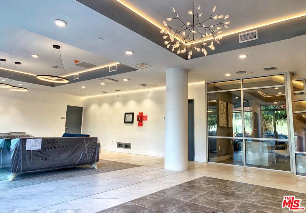 453 S Kenmore Avenue 702 Los Angeles CA, 9002064108118103554120