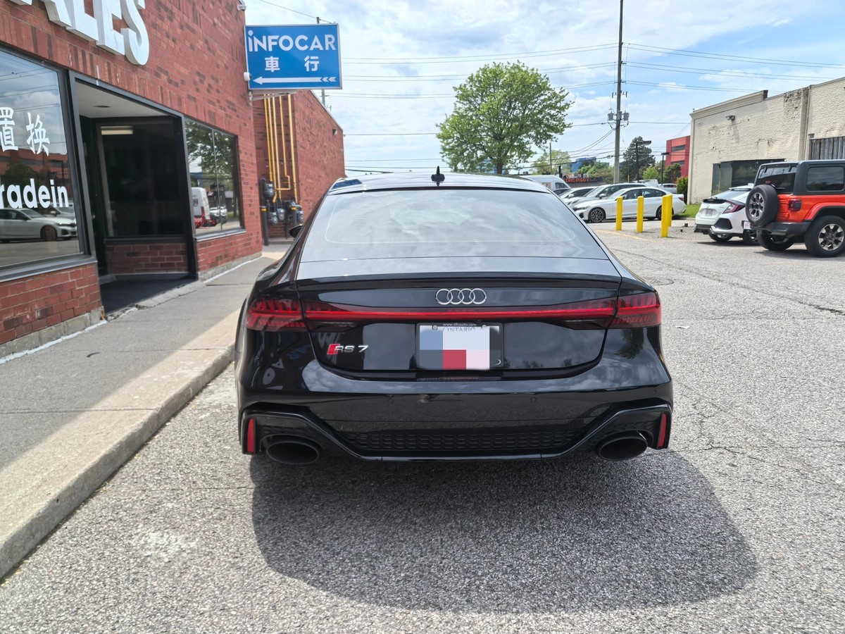 2021﻿ ﻿Audi﻿ ﻿RS 7﻿ 64157428855554123