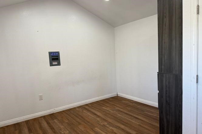$1,250/month 852 N Lugo C San Bernardino CA, 9241064042398127747122