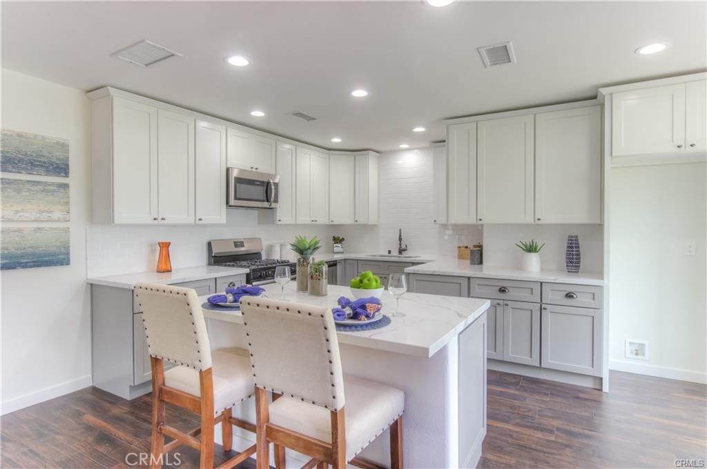 1925 N Screenland Drive, Burbank CA, 9150563621085562115121