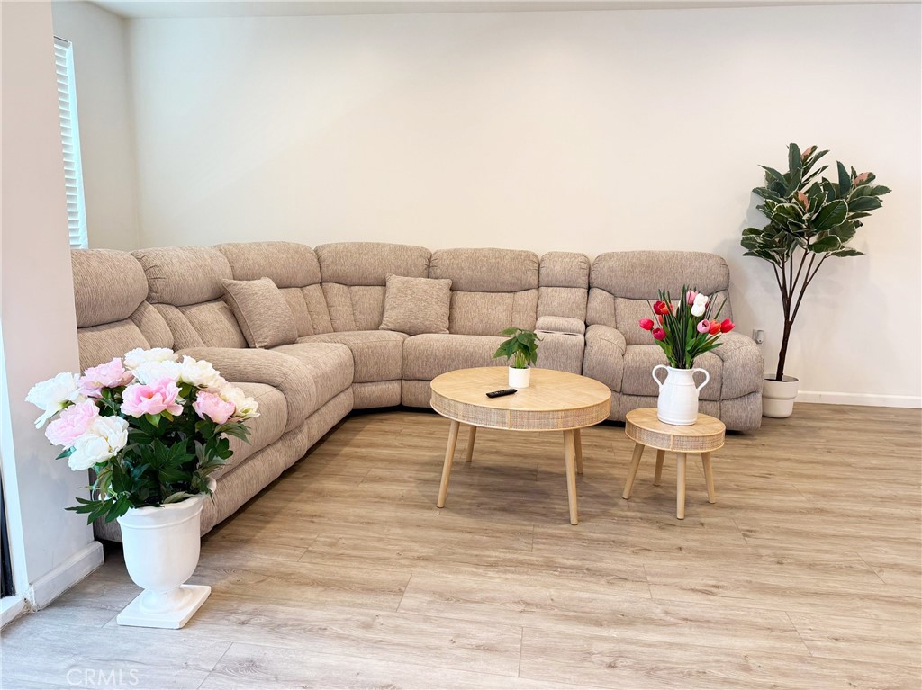137 W 6th Street 301 Long Beach CA, 9080264099929105666121