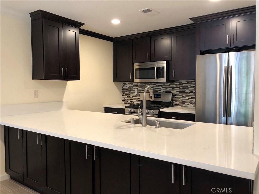 364 Orange Blossom Irvine CA, 9261864121986751618121