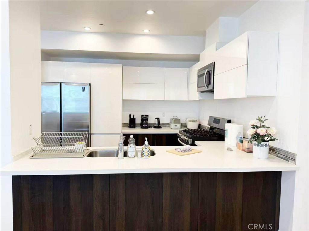 137 W 6th St 305 Long Beach CA, 9080264130645910530121
