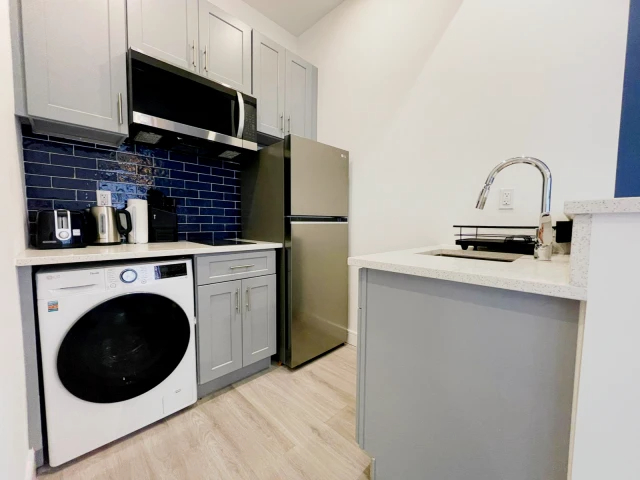 235 Sullivan Street63659873062019120