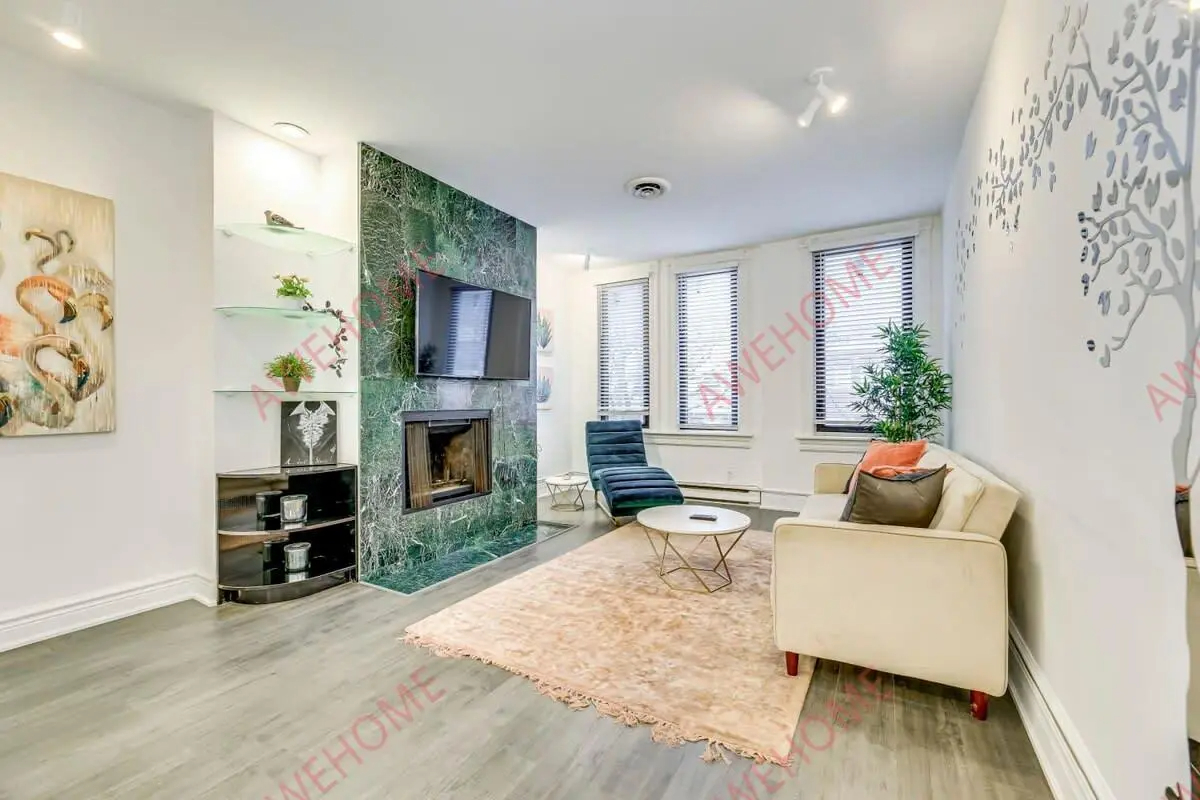 Stylish 2 Storey 2BR in Downtown Toronto63745715651841120