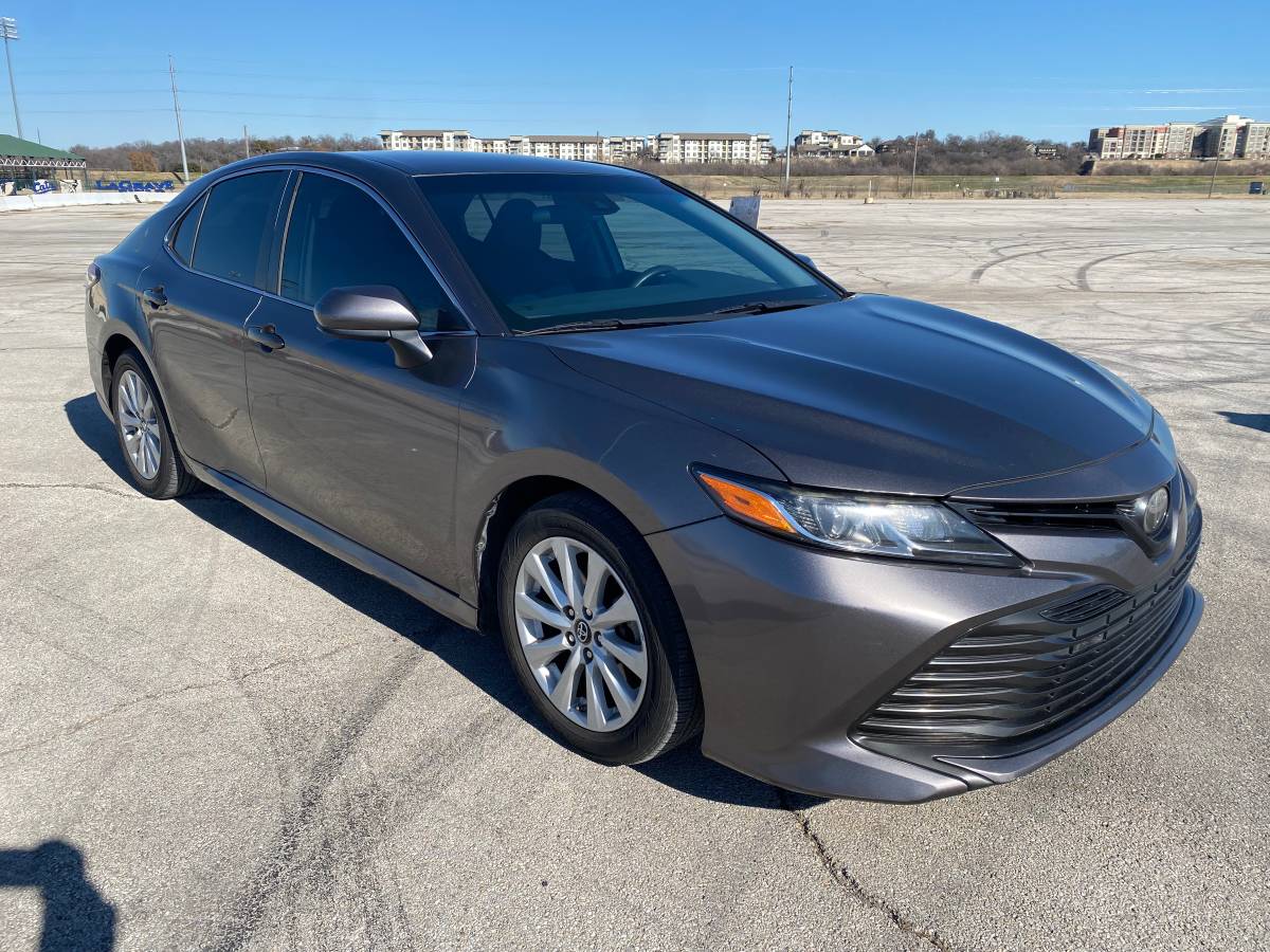 2018 Toyota Camry 4C 2.5L LE Sedan – $4,000 Full & Firm Price64235964419970120