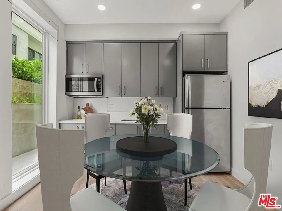 3308 Mentone Avenue A1 Los Angeles CA, 9003464097512260609121