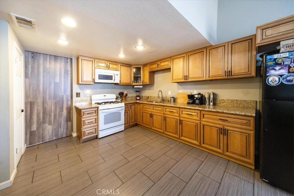 3671 Sydney, Hemet CA, 9254564077909079937122
