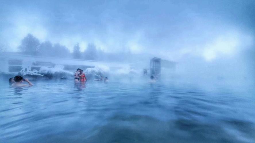 <1 Day> [12-Person Small Group | Trending Outdoor Hot Spring] Must-Do in Fairbanks: Chena Hot Springs Soak – Experience Ice & Fire Contrast + Ice Museum + Tasting Signature Ice Cup Cocktails, Hotel Pick-up/Drop-off Included, Aurora Express with 270° Panoramic Heated Windows & Seats + Hotel Transfer + Hot Drinks + Snacks + Chinese-Speaking Guide (Minimum 4 People)64118961197186123