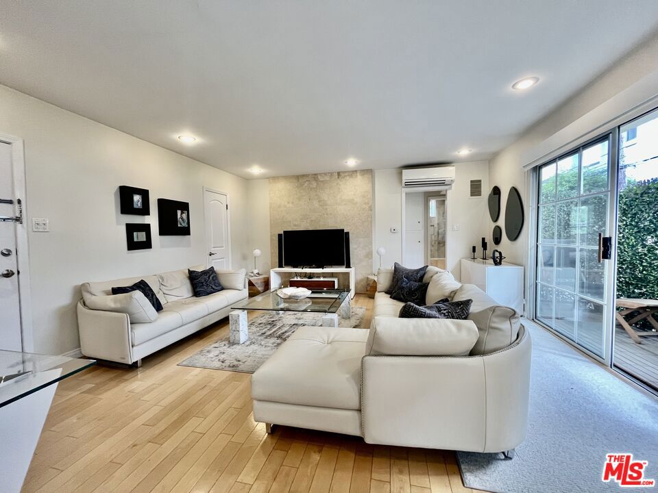 1144 10th Street 9 Santa Monica CA, 9040364123788362753122
