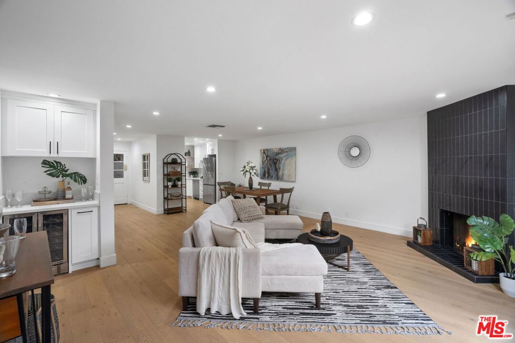 1807 10th Street 3, Santa Monica CA, 9040464065301478529121