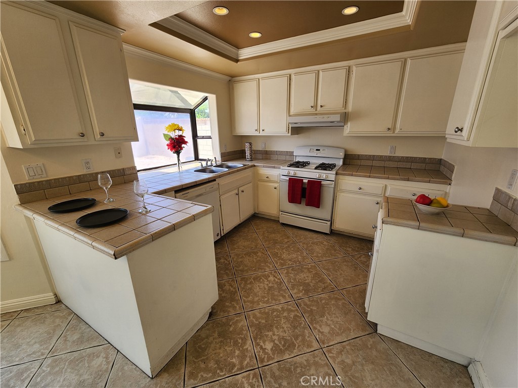 6902 Blanchard Avenue Fontana CA, 9233663780078226179121