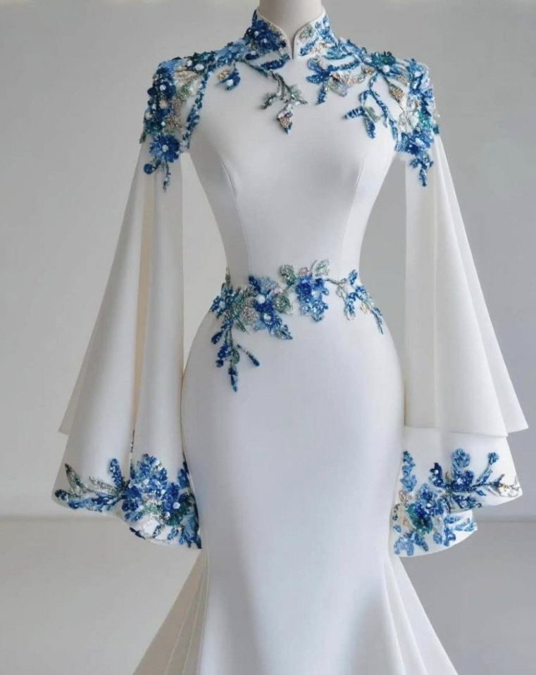 Sastre y cortador de ropa femenina