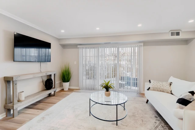 Renaissance Hill63658835944705122