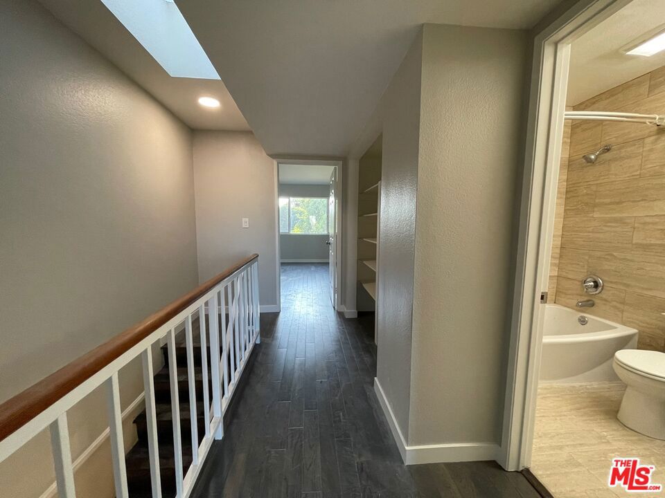 7327 Willoughby Avenue 3 Los Angeles CA, 9004664087120001539122
