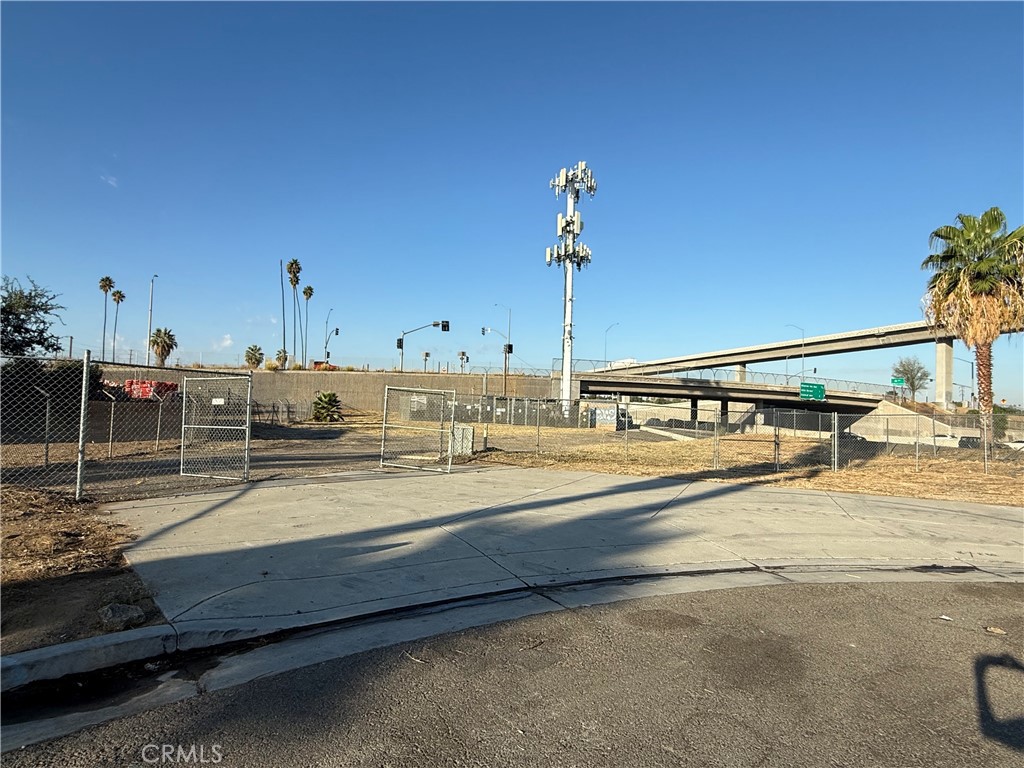 2200 E La Cadena, Riverside CA, 9250763657593150465121